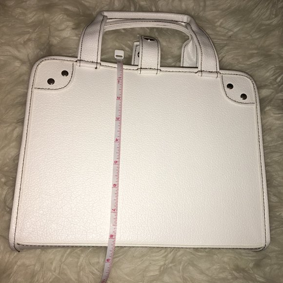 BARE ESENTUALS Make-Up Travel Case w/Handles - Picture 6 of 10